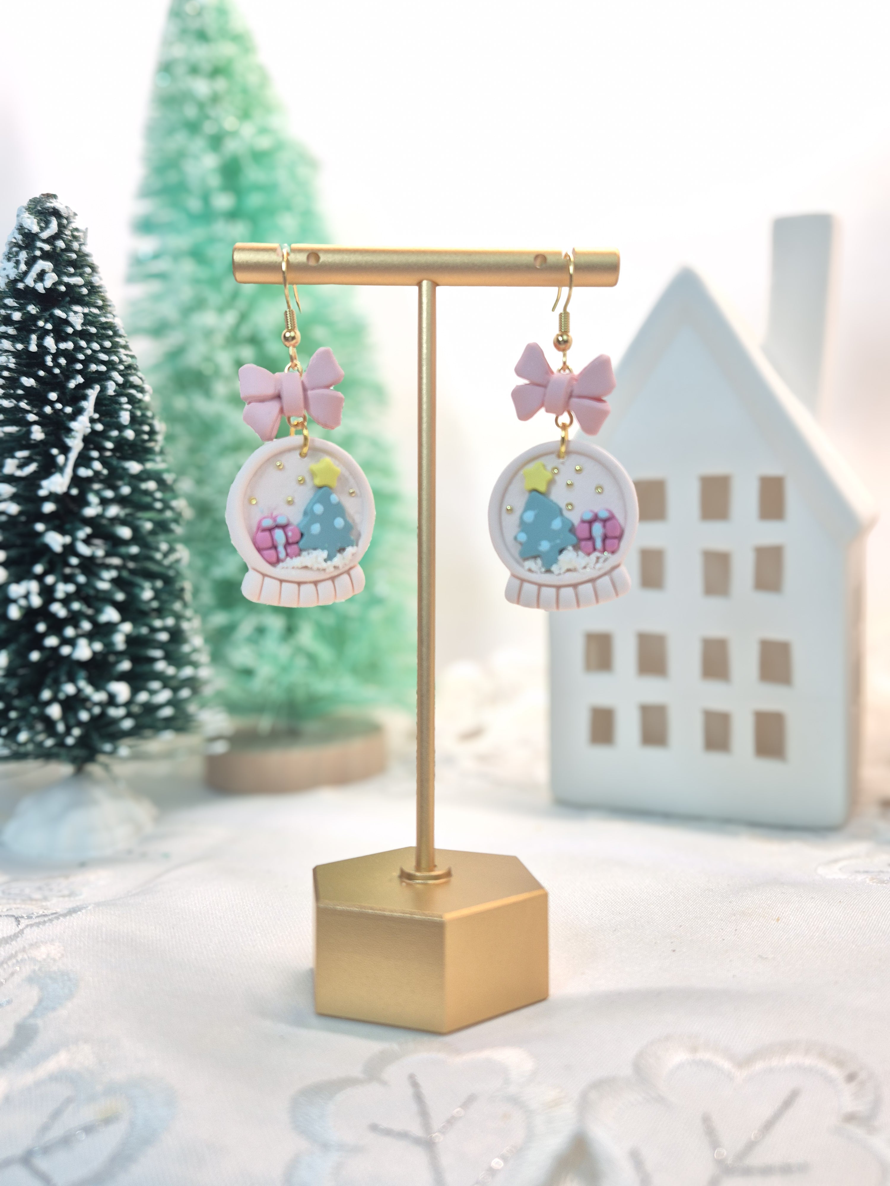 Pastel Snow Globe Earrings – Kawaii Holiday Collection